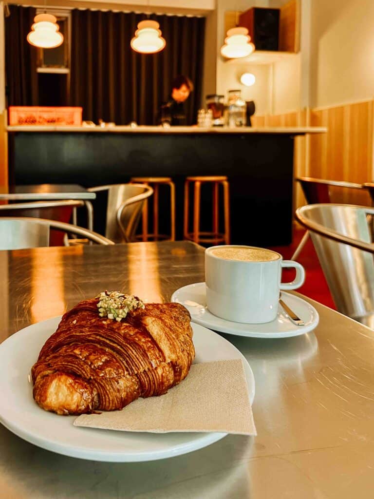 bestes café friedrichshain café strasburg