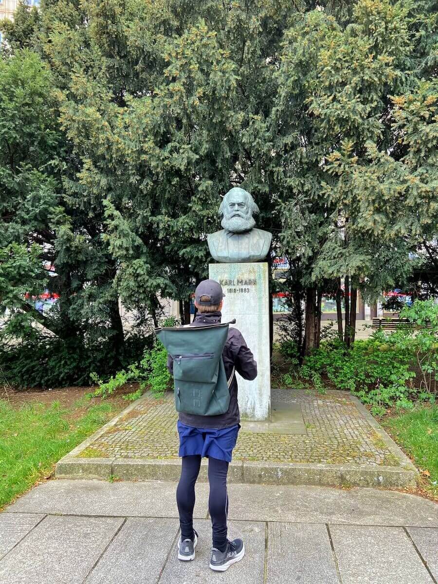 karl marx statue friedrichshain