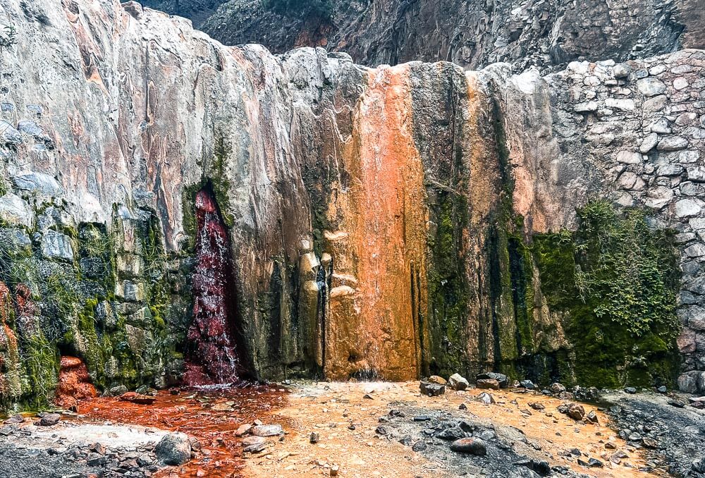 Bunter Wasserfall Cascada de los Colores in der Caldera de Taburiente