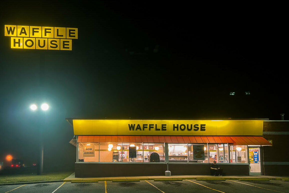 waffle house restaurant usa bei nacht