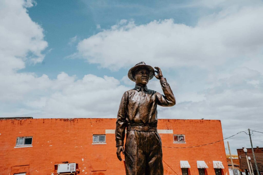 mississippi delta emmett till statue in greenwood