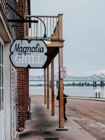 Magnolia Grill Natchez, Mississippi