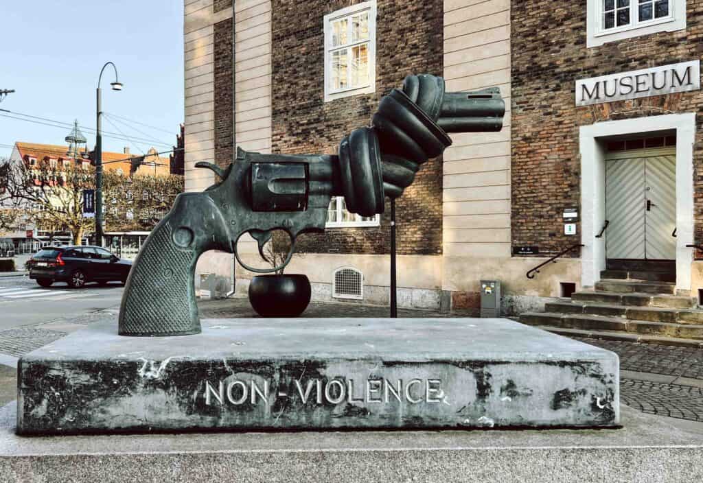 Landskrona Non-Violence Skulptur