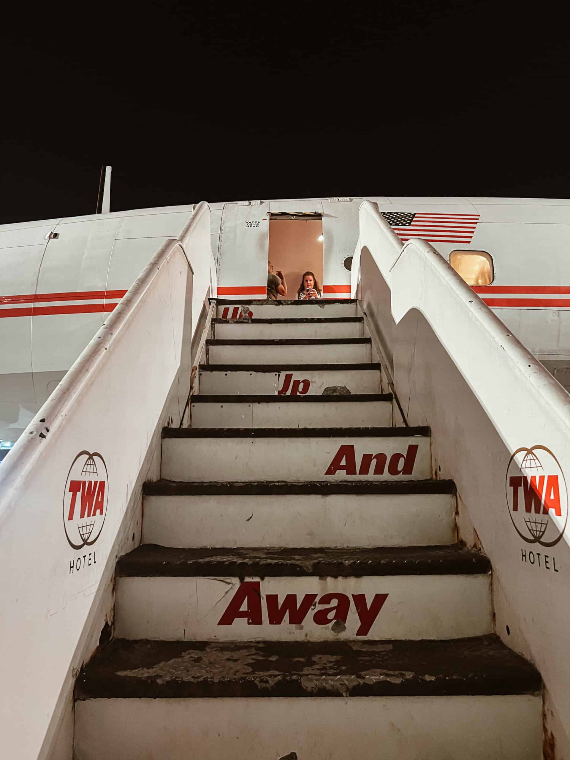 connie bar im flugzeug twa hotel new york