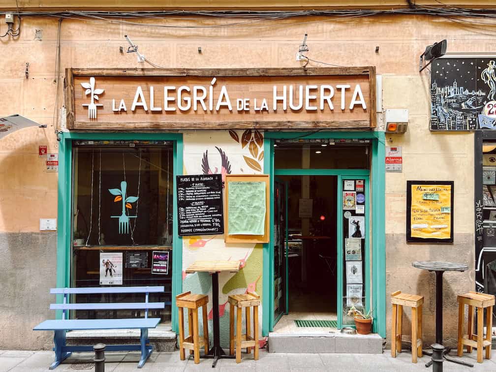 vegetarisch essen in madrid restaurant la huerta de la alegria